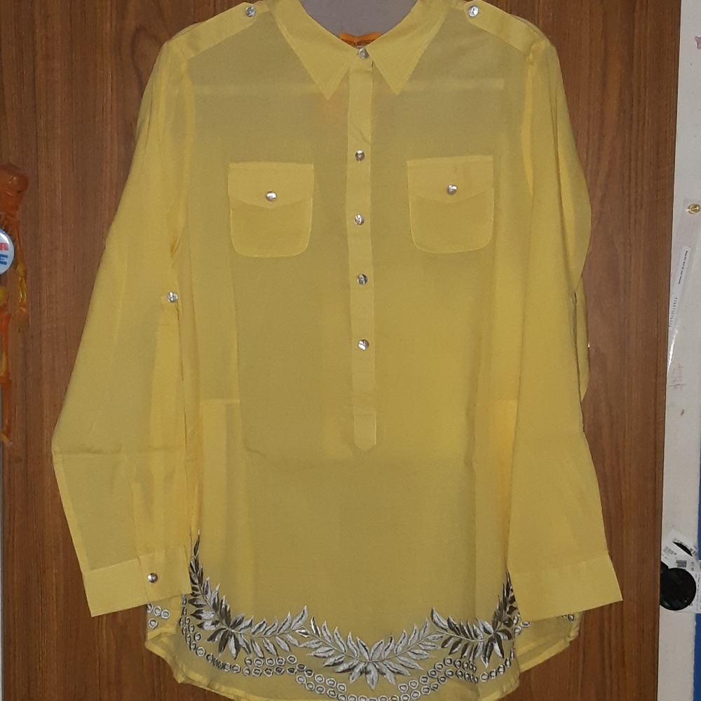 2 BEAUTIFUL 100% COTTEN STITCHED SHIRTS (50$ each shirt) or 2 for 75$